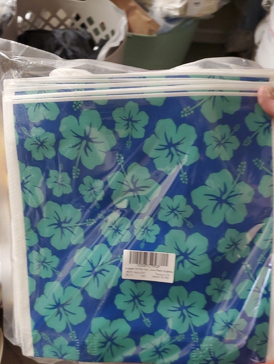 Handbags - Nwt 24 Tropical Hibiscus Print Tote Bags